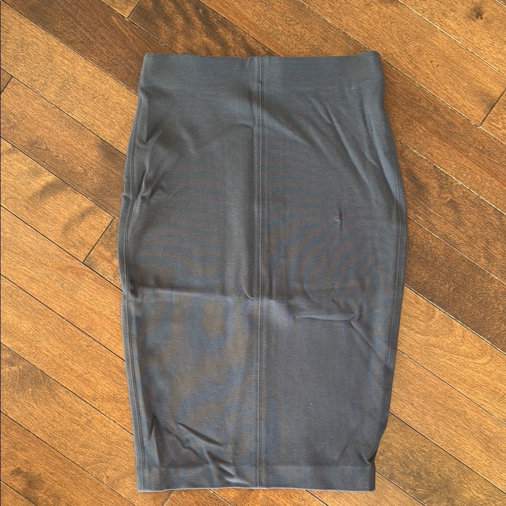 EUC Wilfred pencil skirt